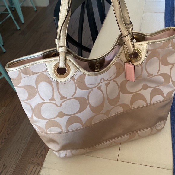 Coach tote/purse - Picture 3 of 5